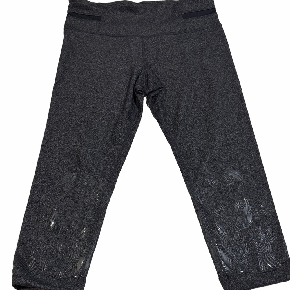 Lululemon Acro Crop Leggings Size 8